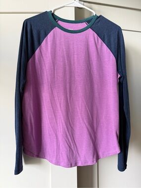 Long-Sleeve Raglan Shirt, Size M by Title Nine